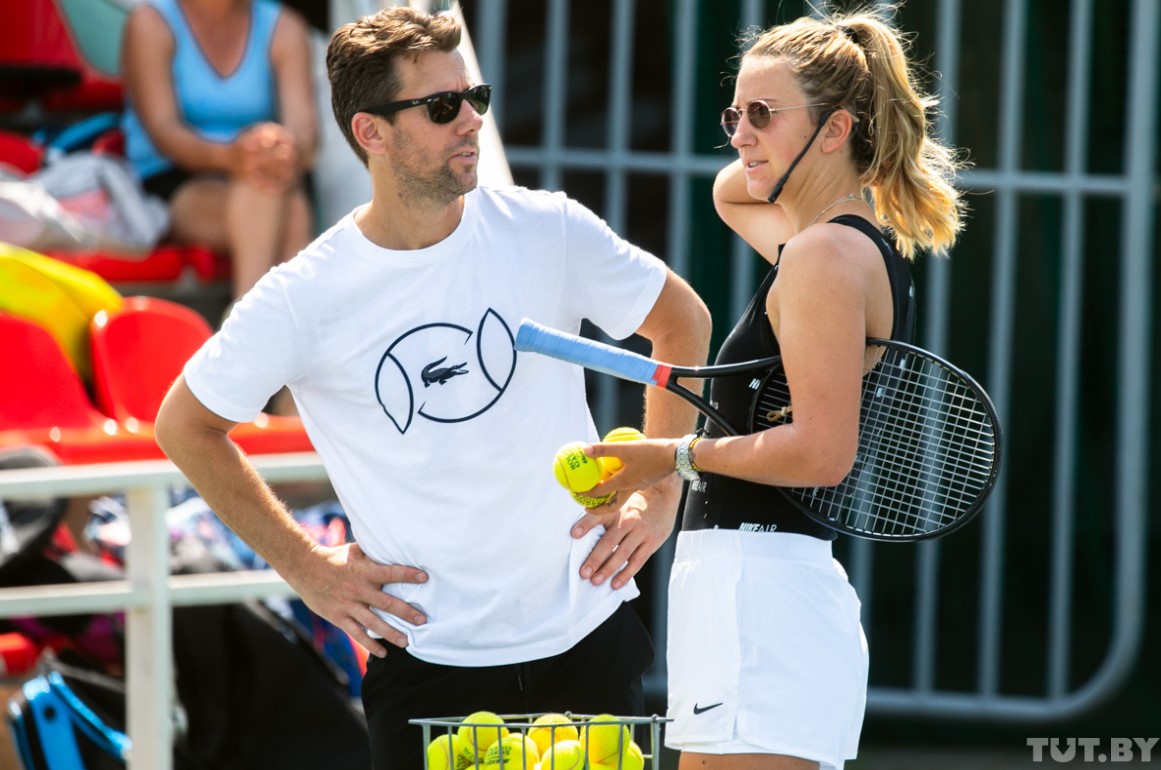  Vika Azarenko and Wim Fisssett during a master class for young tennis players in Minsk